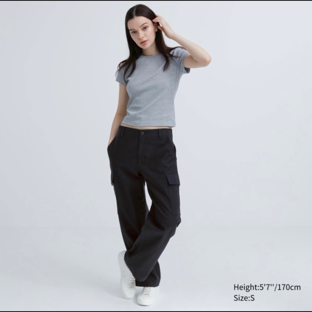 NWOT Uniqlo Wide Straight Cargo Pants